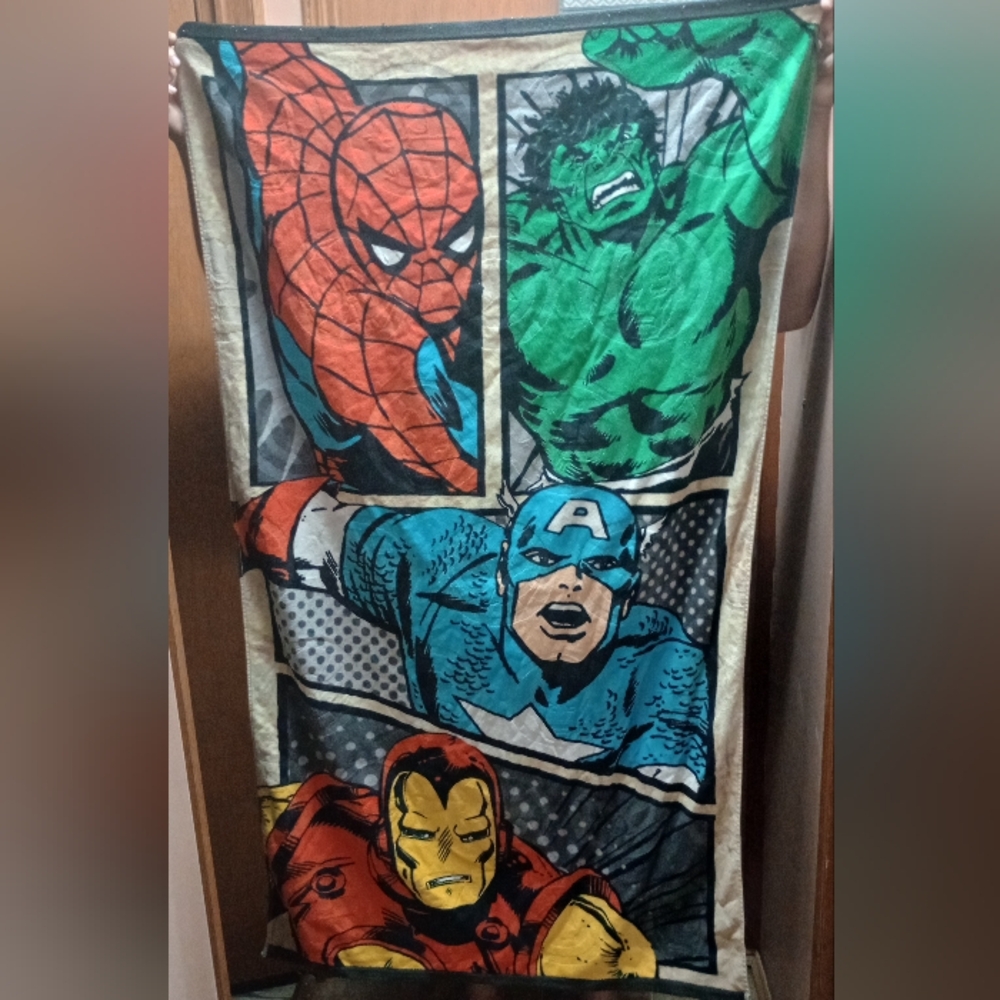 Vintage Marvel Beach Towel The Avengers Ironman Hulk Spiderman Captain America